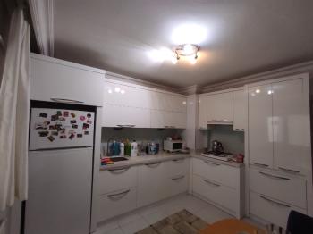 GÜVENAY - ÇORUM ÜÇTUTLAR  ATATÜRK LİSESİ  ARKASI EŞYALI KİRALIK 4+1 DAİRE