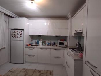 GÜVENAY - ÇORUM ÜÇTUTLAR  ATATÜRK LİSESİ  ARKASI EŞYALI KİRALIK 4+1 DAİRE