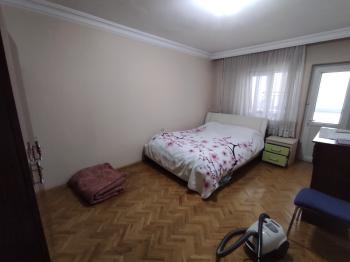 GÜVENAY - ÇORUM ÜÇTUTLAR  ATATÜRK LİSESİ  ARKASI EŞYALI KİRALIK 4+1 DAİRE