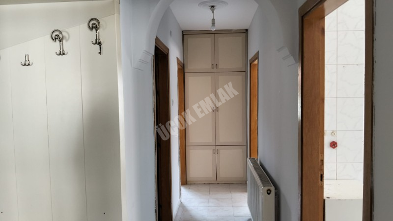 * AFYON ÜÇOK EMLAKTAN NAZMİ SAATÇİ MAH 3+1 110M² TEMİZ BAKIMLI KİRALIK DAİRE *