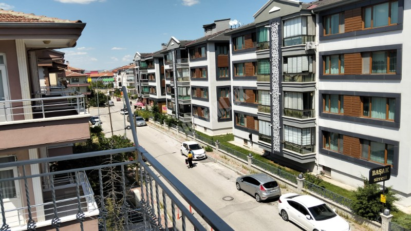 * AFYON ÜÇOK EMLAKTAN NAZMİ SAATÇİ MAH 3+1 110M² TEMİZ BAKIMLI KİRALIK DAİRE *