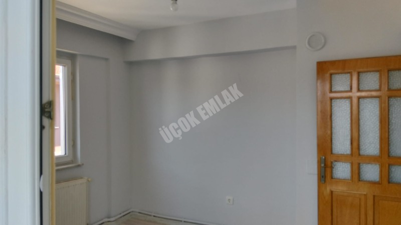 * AFYON ÜÇOK EMLAKTAN NAZMİ SAATÇİ MAH 3+1 110M² TEMİZ BAKIMLI KİRALIK DAİRE *