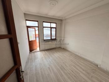 GÜVENAY - ÇORUM KARAKEÇİLİ MAH. KARAKEÇİLİ CAMİ YANI SATILIK DAİRE