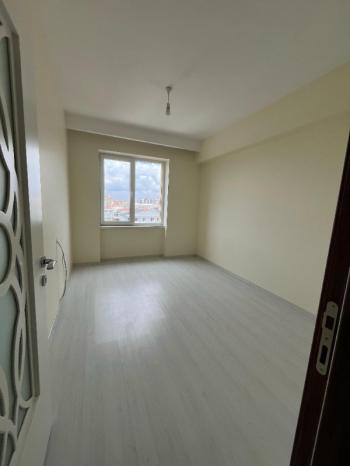 AFYON ÜÇOK EMLAKTAN ALİ İHSAN PAŞA MAH 3+1 127M² TEMİZ BAKIMLI  EBEVEYN BANYOLU SATILIK DAİRE 