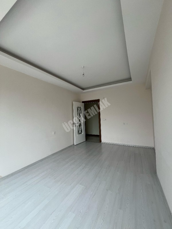 AFYON ÜÇOK EMLAKTAN ALİ İHSAN PAŞA MAH 3+1 127M² TEMİZ BAKIMLI  EBEVEYN BANYOLU SATILIK DAİRE 