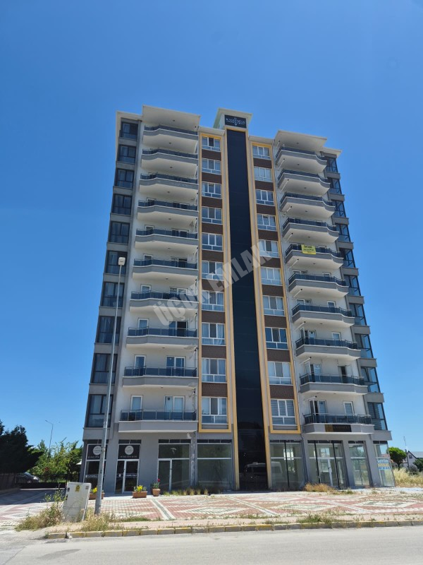 AFYON ÜÇOK EMLAKTAN ALİ İHSAN PAŞA MAH 3+1 127M² TEMİZ BAKIMLI  EBEVEYN BANYOLU SATILIK DAİRE 