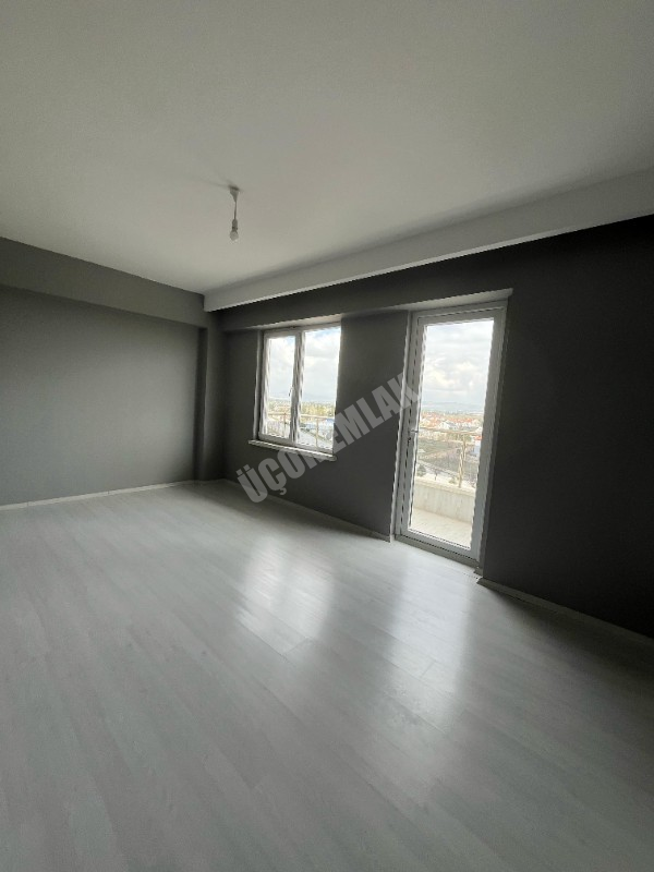 AFYON ÜÇOK EMLAKTAN ALİ İHSAN PAŞA MAH 3+1 127M² TEMİZ BAKIMLI  EBEVEYN BANYOLU SATILIK DAİRE 