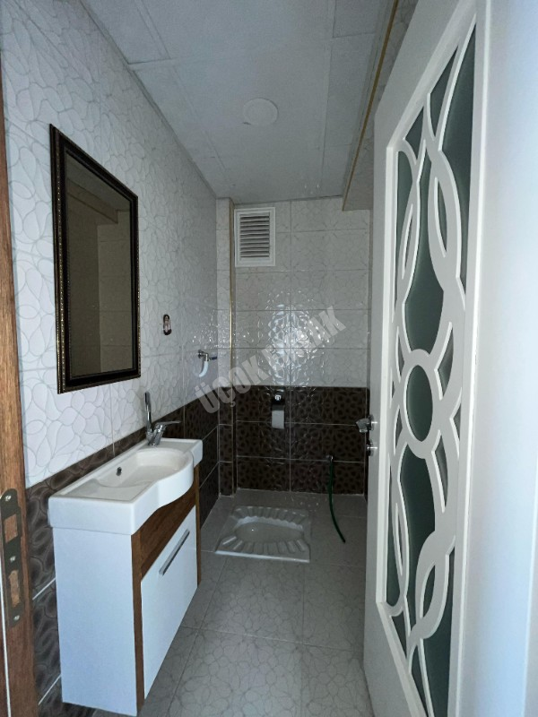 AFYON ÜÇOK EMLAKTAN ALİ İHSAN PAŞA MAH 3+1 127M² TEMİZ BAKIMLI  EBEVEYN BANYOLU SATILIK DAİRE 