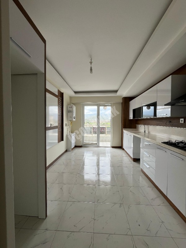 AFYON ÜÇOK EMLAKTAN ALİ İHSAN PAŞA MAH 3+1 127M² TEMİZ BAKIMLI  EBEVEYN BANYOLU SATILIK DAİRE 
