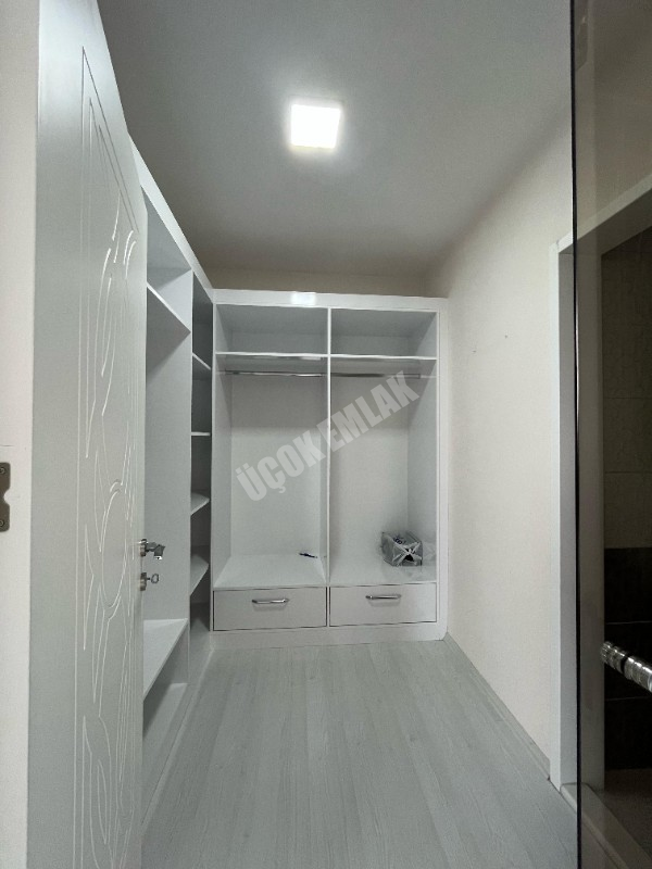 AFYON ÜÇOK EMLAKTAN ALİ İHSAN PAŞA MAH 3+1 127M² TEMİZ BAKIMLI  EBEVEYN BANYOLU SATILIK DAİRE 