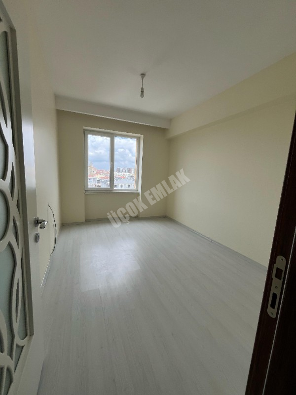 AFYON ÜÇOK EMLAKTAN ALİ İHSAN PAŞA MAH 3+1 127M² TEMİZ BAKIMLI  EBEVEYN BANYOLU SATILIK DAİRE 