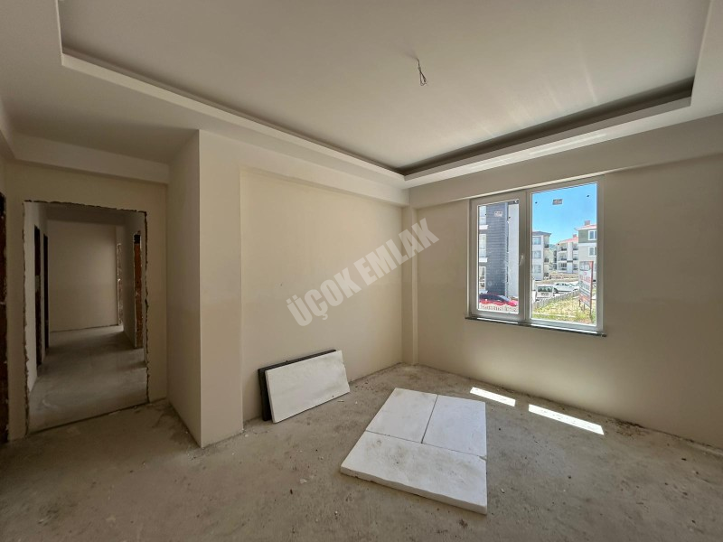 AFYON ÜÇOK EMLAKTAN KANLICA MAH 3+1 115M² SIFIR EBEVEYN BANYOLU SATILIK DAİRE