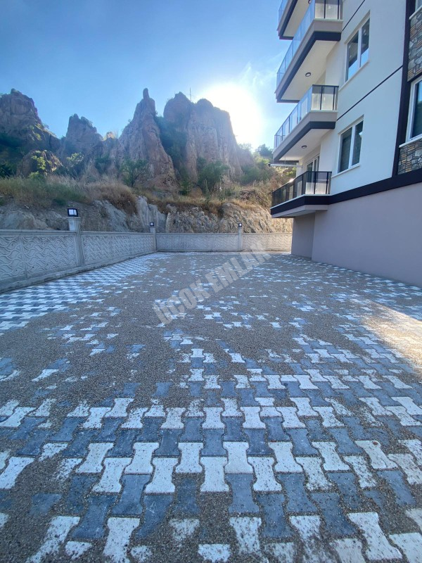 AFYON ÜÇOK EMLAKTAN ALİ ÇETİNKAYA MAH 1+1 45M² SIFIR  SATILIK DAİRELER 
