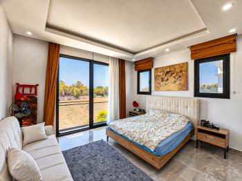 KKTC Kıbrıs Çatalköy Bölgesinde Satılık Havuzlu Villa