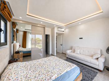 KKTC Kıbrıs Çatalköy Bölgesinde Satılık Havuzlu Villa