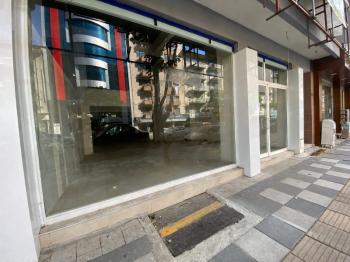 * AFYON ÜÇOK EMLAKTAN KURTULUŞ CADDESİ 300M² İŞLEK CADDE ÜZERİ KİRALIK DÜKKAN * 