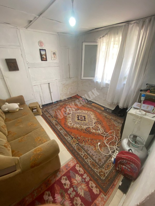 * AFYON ÜÇOK EMLAKTAN HAMİDİYE MAH 2+1 60M² TEMİZ MÜSTAKİL EV * 