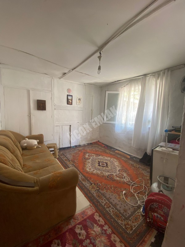 * AFYON ÜÇOK EMLAKTAN HAMİDİYE MAH 2+1 60M² TEMİZ MÜSTAKİL EV * 