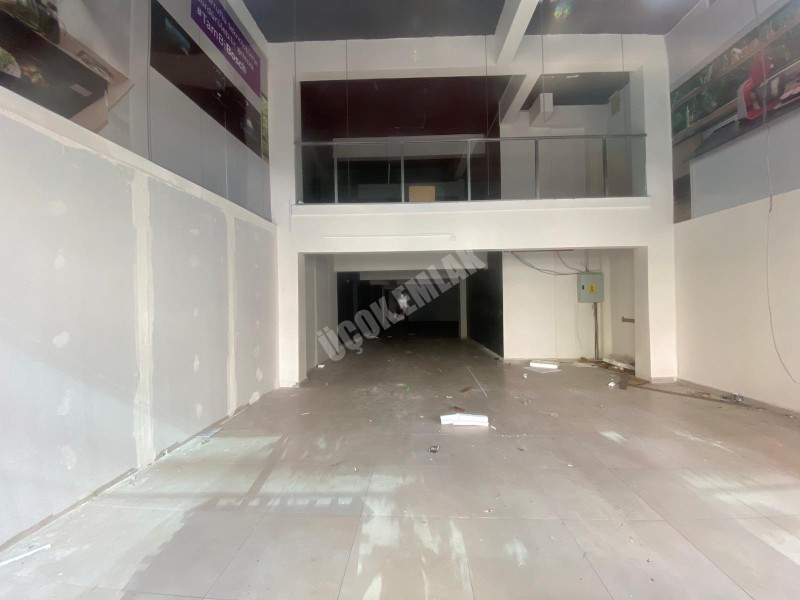 * AFYON ÜÇOK EMLAKTAN KURTULUŞ CADDESİ 300M² İŞLEK CADDE ÜZERİ KİRALIK DÜKKAN * 