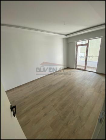 GÜVENAY - ÇORUM ÜÇTUTLR MAH. CARREFOUR CİVARI SATILIK 4+1 DAİRE