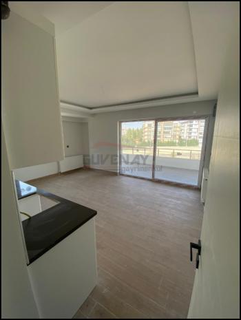 GÜVENAY - ÇORUM ÜÇTUTLR MAH. CARREFOUR CİVARI SATILIK 4+1 DAİRE