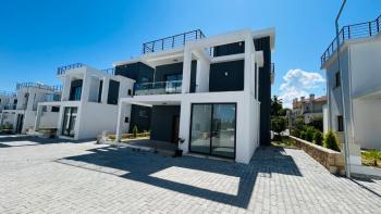 Girne Alsancak'ta 4+1 Esyasız - Sıfır Villa