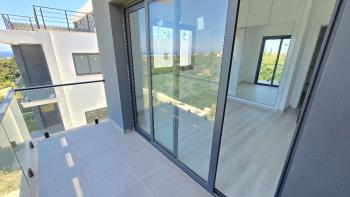 Girne Alsancak'ta 4+1 Esyasız - Sıfır Villa