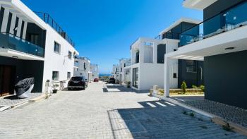 Girne Alsancak'ta 4+1 Esyasız - Sıfır Villa
