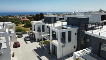 Girne Alsancak'ta 4+1 Esyasız - Sıfır Villa