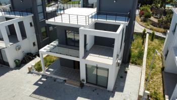 Girne Alsancak'ta 4+1 Esyasız - Sıfır Villa