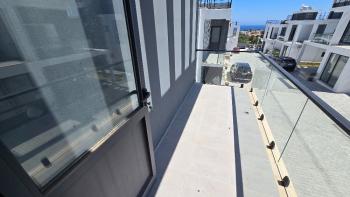 Girne Alsancak'ta 4+1 Esyasız - Sıfır Villa