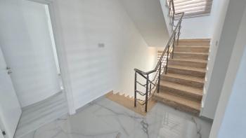 Girne Alsancak'ta 4+1 Esyasız - Sıfır Villa