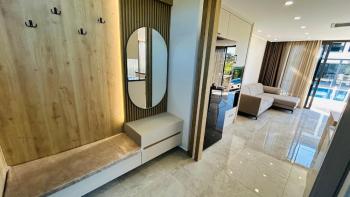 KARŞIYAKA'DA AKILLI EV SİSTEMLİ TRİPLEKS DAİRE | 150 m² TOPLAM ALAN | DENİZ & DAĞ MANZARASI | ORTAK HAVUZ