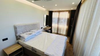 KARŞIYAKA'DA AKILLI EV SİSTEMLİ TRİPLEKS DAİRE | 150 m² TOPLAM ALAN | DENİZ & DAĞ MANZARASI | ORTAK HAVUZ
