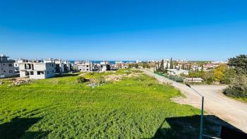 KARŞIYAKA'DA AKILLI EV SİSTEMLİ TRİPLEKS DAİRE | 150 m² TOPLAM ALAN | DENİZ & DAĞ MANZARASI | ORTAK HAVUZ