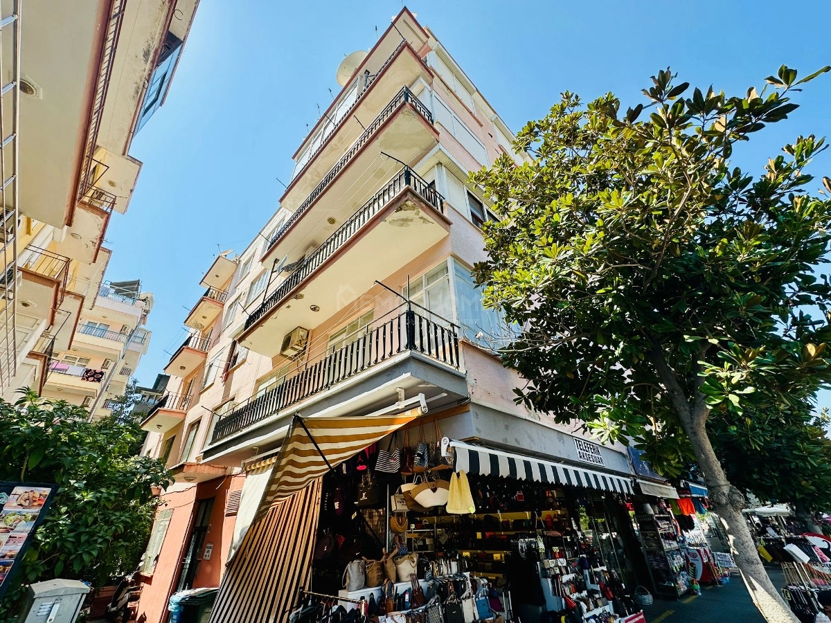 Damlataş Saray Near Cleopatra Apartment