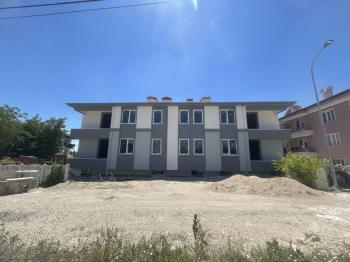 AFYON ÜÇOK EMLAKTAN GÜMÜŞKENT BEYAZIT MAH SATILIK SIFIR LÜX 3+1 GENİŞ DAİRELER