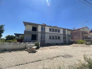AFYON ÜÇOK EMLAKTAN GÜMÜŞKENT BEYAZIT MAH SATILIK SIFIR LÜX 3+1 GENİŞ DAİRELER
