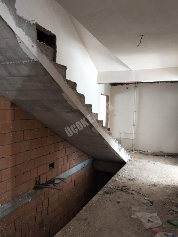 * AFYON ÜÇOK EMLAKTAN MAREŞAL FEVZİ ÇAKMAK MAH 3+1 100M² SIFIR  EBEVEYN BANYOLU SATILIK DAİRE *