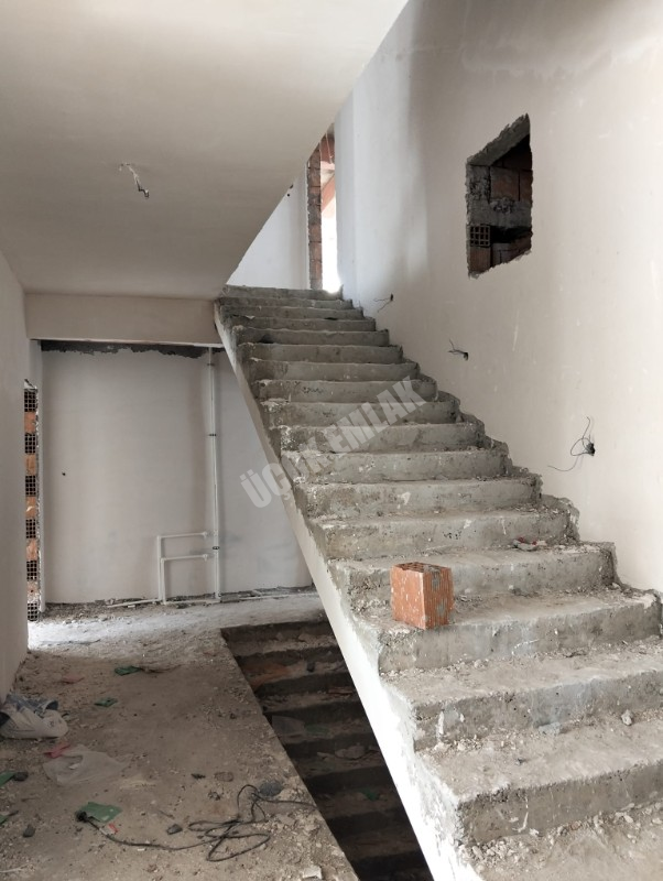 * AFYON ÜÇOK EMLAKTAN MAREŞAL FEVZİ ÇAKMAK MAH 3+1 100M² SIFIR  EBEVEYN BANYOLU SATILIK DAİRE *