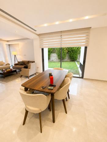 Girne Ozanköy'de Türk Tapulu, Özel Yüzme Havuzlu Lüks 3+1 Modern Villa