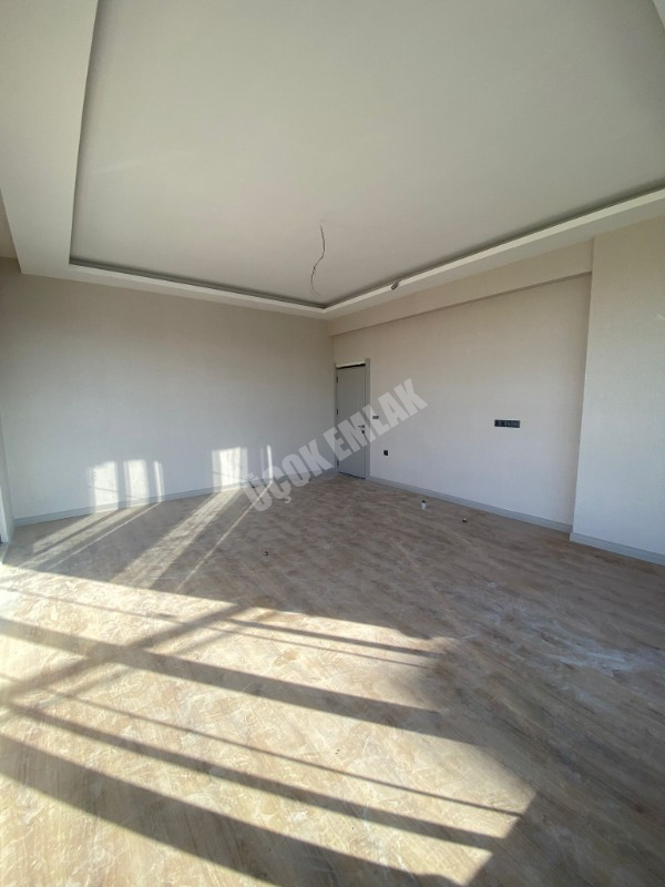 AFYON ÜÇOK EMLAKTAN ERTUĞRUL GAZİ MAH SATILIK 4+1 LÜX SIFIR GENİŞ DAİRE