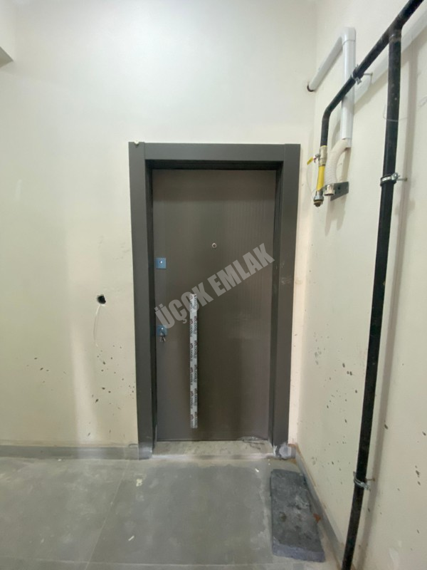 AFYON ÜÇOK EMLAKTAN ERTUĞRUL GAZİ MAH SATILIK 4+1 LÜX SIFIR GENİŞ DAİRE