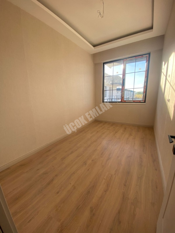 AFYON ÜÇOK EMLAKTAN ERTUĞRUL GAZİ MAH SATILIK 4+1 LÜX SIFIR GENİŞ DAİRE