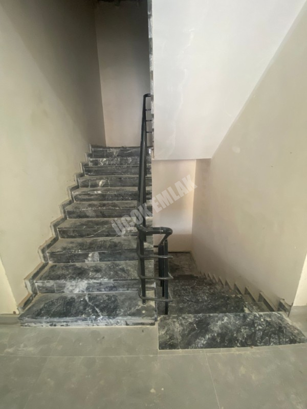 AFYON ÜÇOK EMLAKTAN ERTUĞRUL GAZİ MAH SATILIK 4+1 LÜX SIFIR GENİŞ DAİRE