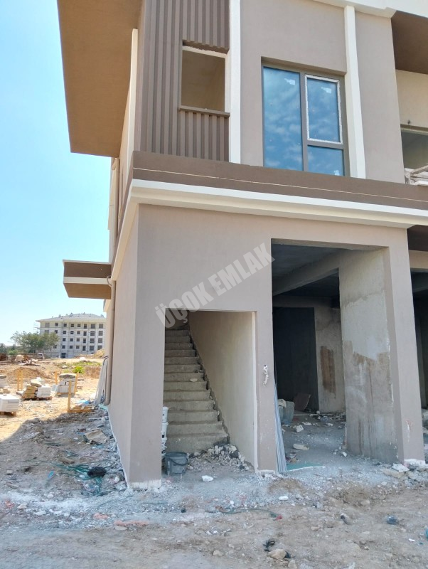 * AFYON ÜÇOK EMLAKTAN GÜVENEVLER MAH 2+1 65M² SIFIR LÜX SATILIK DAİRE *
