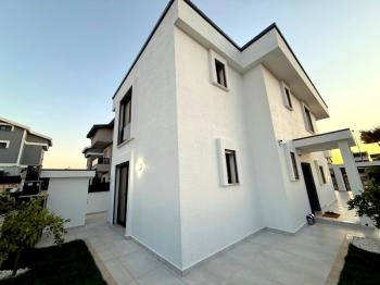 Didimde Satılık Tam Müstakil 4+1 Villa