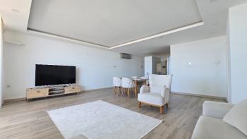 AKACAN ELEGANCE’TA | 7. KATTA | PANORAMİK DAĞ VE DENİZ MANZARALI | 45 m² DEV BALKONLU |  EŞYALI 3+1 KÖŞE DAİRE