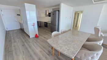 AKACAN ELEGANCE’TA | 7. KATTA | PANORAMİK DAĞ VE DENİZ MANZARALI | 45 m² DEV BALKONLU |  EŞYALI 3+1 KÖŞE DAİRE