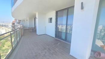 AKACAN ELEGANCE’TA | 7. KATTA | PANORAMİK DAĞ VE DENİZ MANZARALI | 45 m² DEV BALKONLU |  EŞYALI 3+1 KÖŞE DAİRE
